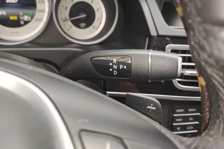 Used Mercedes-Benz E-Class 2015 Facelift E 200 L Sport Edition Gear Lever