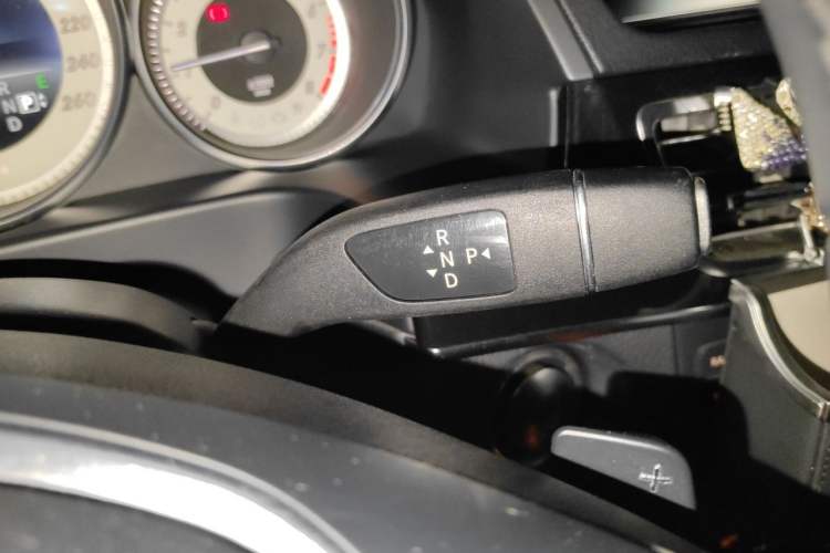 Used Mercedes-Benz E-Class 2015 Restyled E 260 L Sport Edition Gear Lever