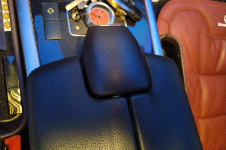 Used Mercedes-Benz E-Class 2015 Revised E 260 L Sporty and Stylish Edition Gear Lever
