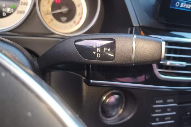 Used Mercedes-Benz E-Class 2015 Facelift E 200 L Sport Edition Gear Lever