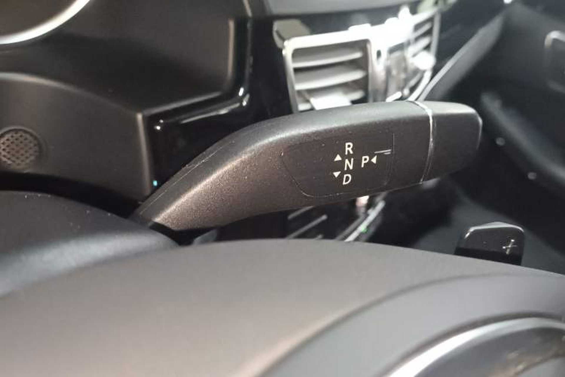 Used Mercedes-Benz E-Class 2015 Facelift E 200 L Sport Edition Gear Lever