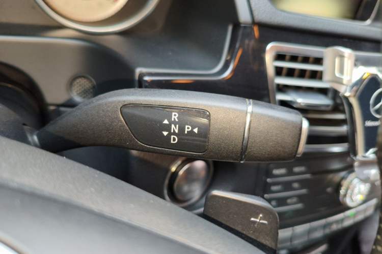 Used Mercedes-Benz E-Class 2015 Restyled E 260 L Sport Edition Gear Lever