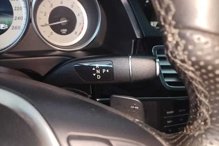 Used Mercedes-Benz E-Class 2015 Facelift E 200 L Sport Edition Gear Lever