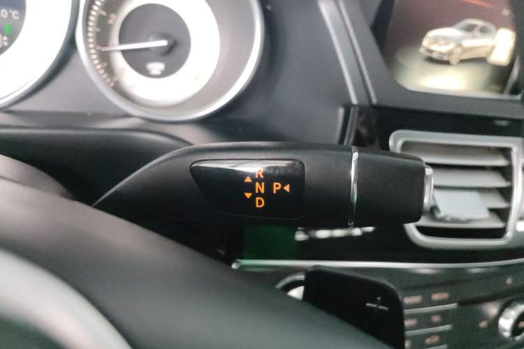 Used Mercedes-Benz E-Class 2015 Restyled E 260 L Sport Edition Gear Lever