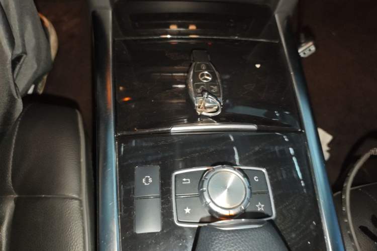 Used Mercedes-Benz E-Class 2015 E 260 L Sport Edition Gear Lever