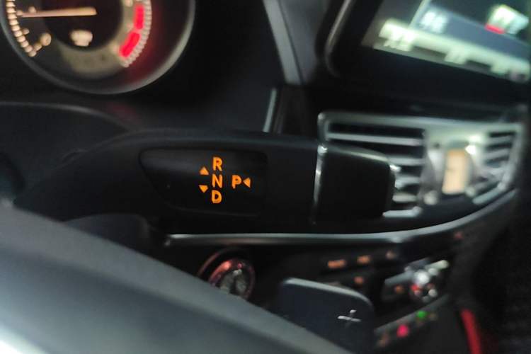 Used Mercedes-Benz E-Class 2015 E 260 L Sport Edition Gear Lever
