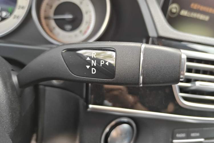 Used Mercedes-Benz E-Class 2015 Facelift E 200 L Sport Edition Gear Lever