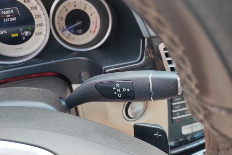 Used Mercedes-Benz E-Class 2015 Revised E 260 L Gear Lever
