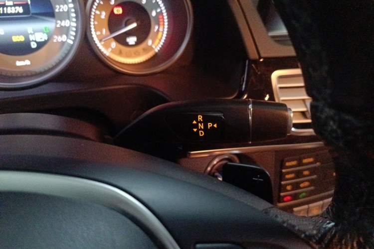 Used Mercedes-Benz E-Class 2015 Revised E 260 L Sport Luxury Edition Gear Lever