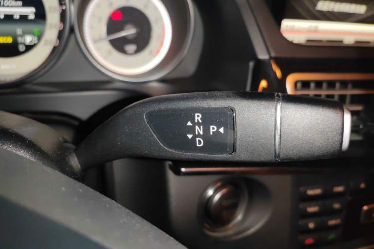 Used Mercedes-Benz E-Class 2015 E 260 L Sport Edition Gear Lever