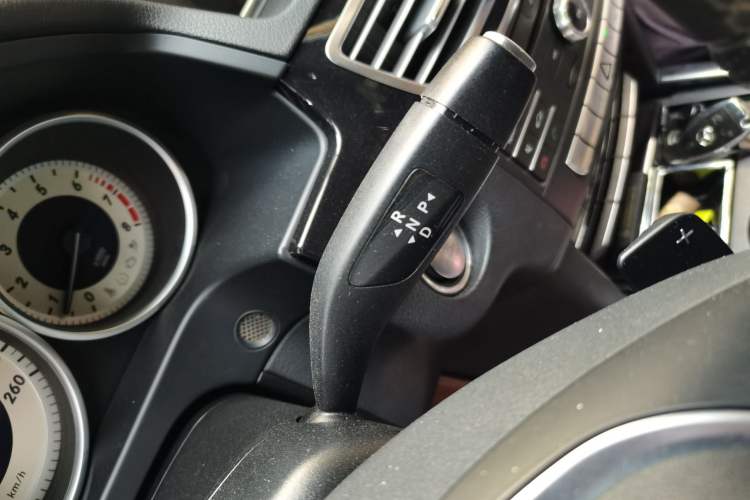 Used Mercedes-Benz E-Class 2015 Restyled E 260 L Sport Edition Gear Lever