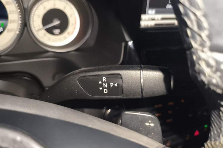 Used Mercedes-Benz E-Class 2015 E 320 L 4MATIC Gear Lever