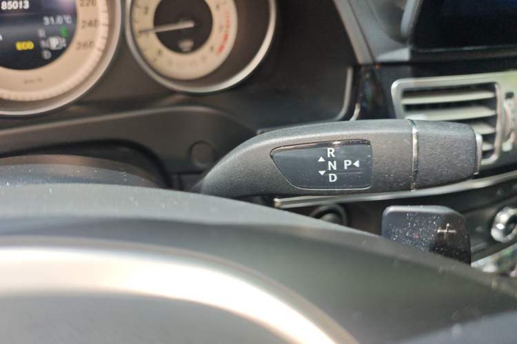 Used Mercedes-Benz E-Class 2015 Revised E 260 L Sporty and Stylish Edition Gear Lever