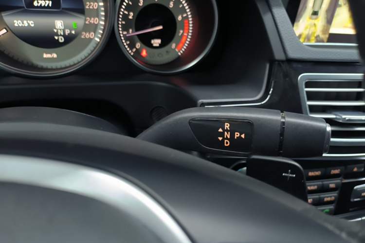 Used Mercedes-Benz E-Class 2015 E 260 L Sport Edition Gear Lever