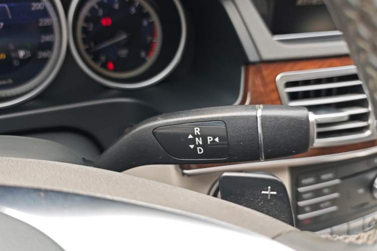 Used Mercedes-Benz E-Class 2015 Facelift E 200 L Gear Lever