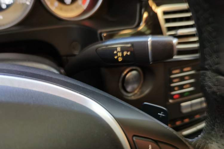 Used Mercedes-Benz E-Class 2015 Facelift E 200 L Sport Edition Gear Lever