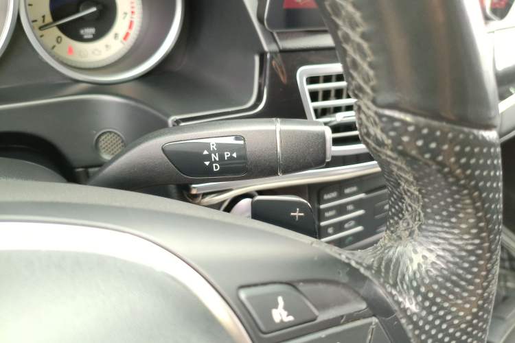 Used Mercedes-Benz E-Class 2015 Revised E 180 L Sport Edition Gear Lever