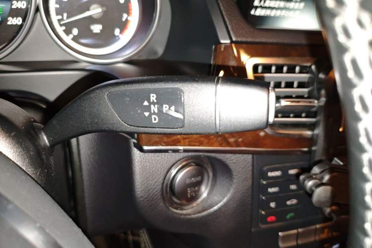 Used Mercedes-Benz E-Class 2015 Facelift E 200 L Gear Lever