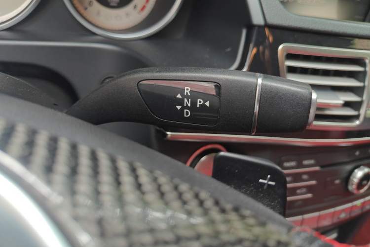 Used Mercedes-Benz E-Class 2015 Revised E 260 L Gear Lever