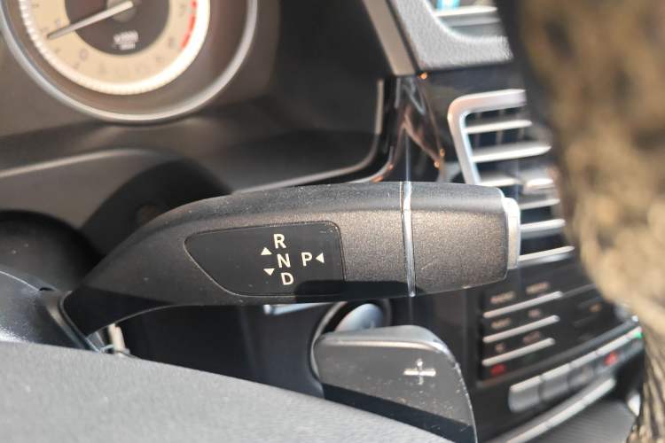 Used Mercedes-Benz E-Class 2015 Facelift E 200 L Sport Edition Gear Lever