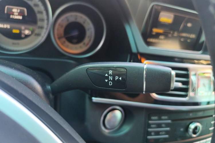 Used Mercedes-Benz E-Class 2015 Restyled E 260 L Sport Edition Gear Lever