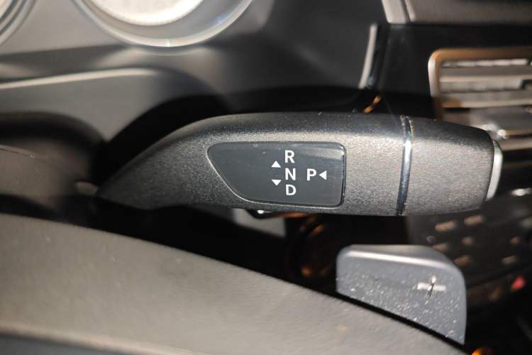 Used Mercedes-Benz E-Class 2015 Restyled E 260 L Sport Edition Gear Lever