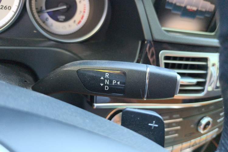 Used Mercedes-Benz E-Class 2015 E 260 L Sport & Fashion Model Gear Lever