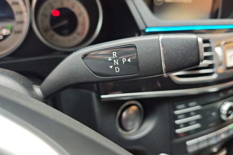 Used Mercedes-Benz E-Class 2015 Facelift E 200 L Sport Edition Gear Lever