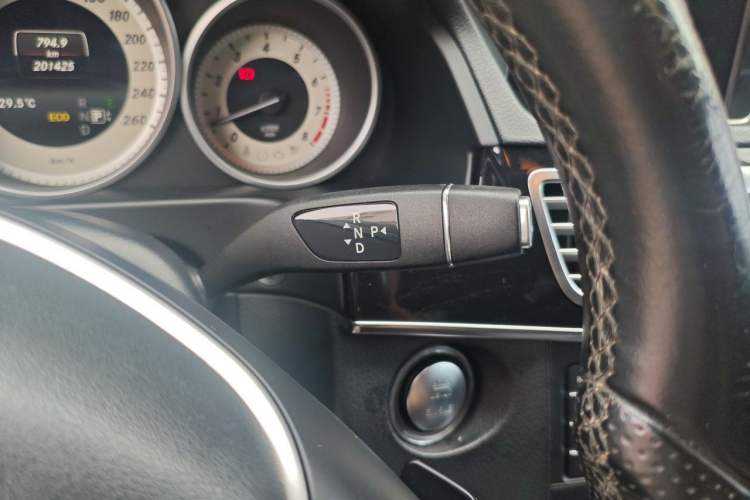 Used Mercedes-Benz E-Class 2015 Facelift E 200 L Sport Edition Gear Lever