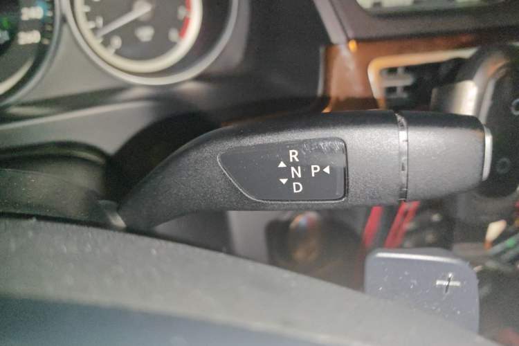 Used Mercedes-Benz E-Class 2015 E 200 L Gear Lever
