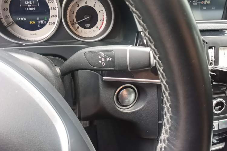 Used Mercedes-Benz E-Class 2015 Revised E 180 L Sport Edition Gear Lever