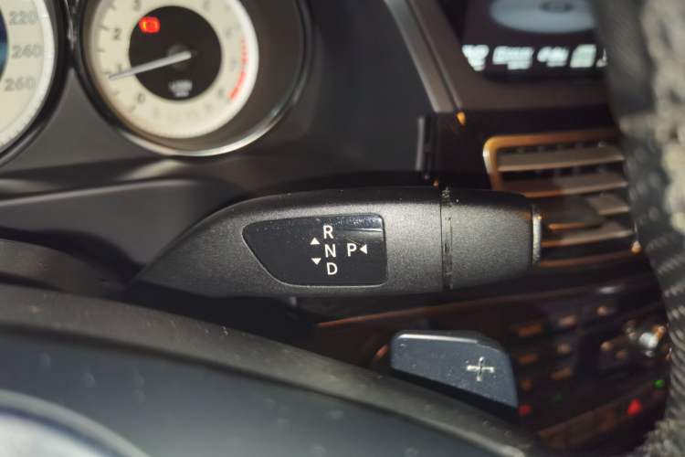 Used Mercedes-Benz E-Class 2015 E 260 L Sport & Fashion Model Gear Lever
