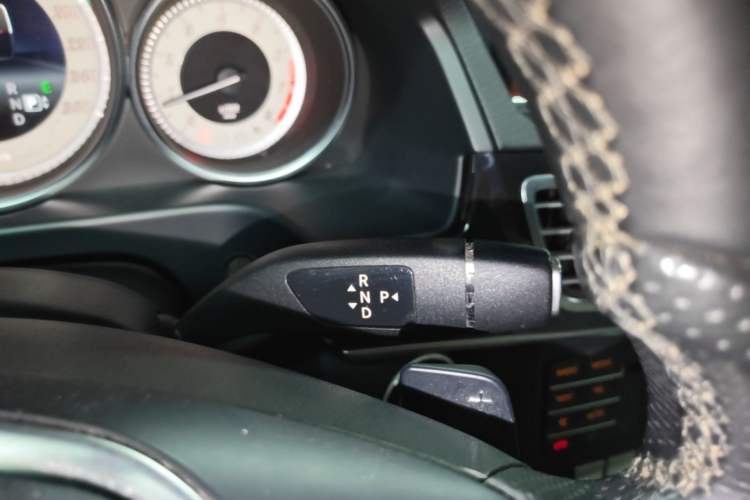 Used Mercedes-Benz E-Class 2015 Revised E 180 L Sport Edition Gear Lever