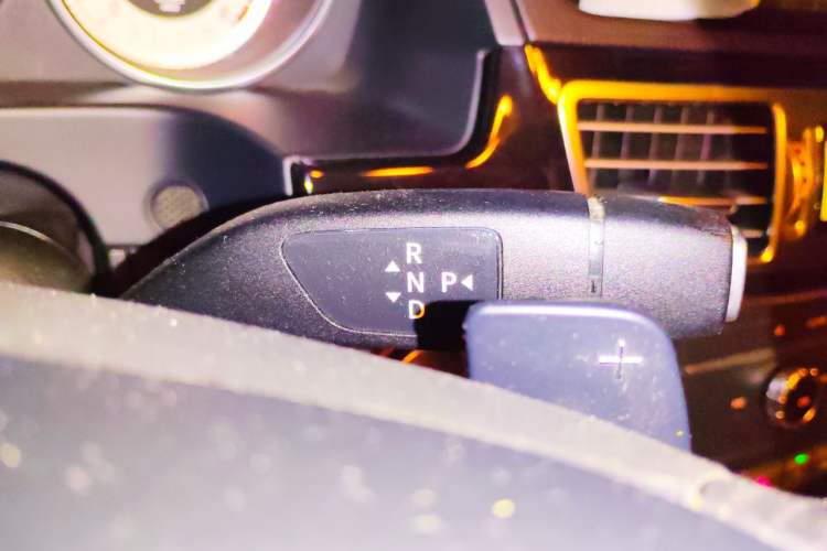 Used Mercedes-Benz E-Class 2015 E 260 L Sport Edition Gear Lever