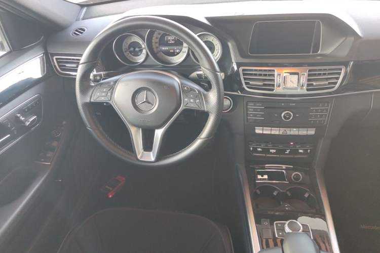 Used Mercedes-Benz E-Class 2015 Restyled E 260 L Sport Edition Gear Lever