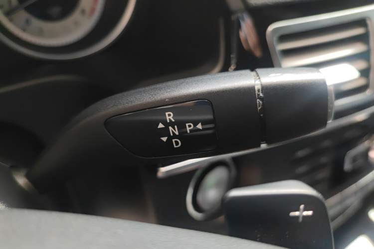 Used Mercedes-Benz E-Class 2015 E 260 L Sport Edition Gear Lever