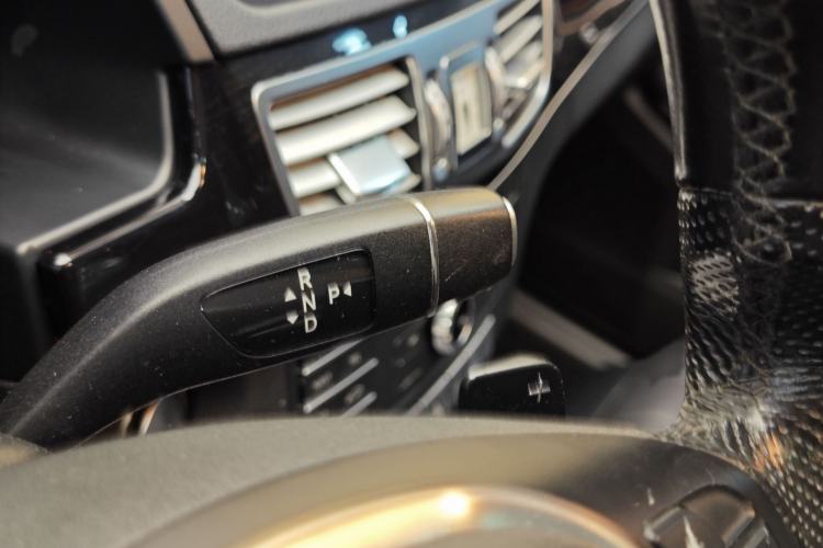 Used Mercedes-Benz E-Class 2015 Facelift E 200 L Sport Edition Gear Lever