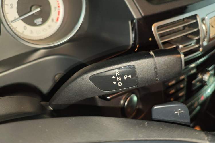 Used Mercedes-Benz E-Class 2015 E 260 L Sport Edition Gear Lever