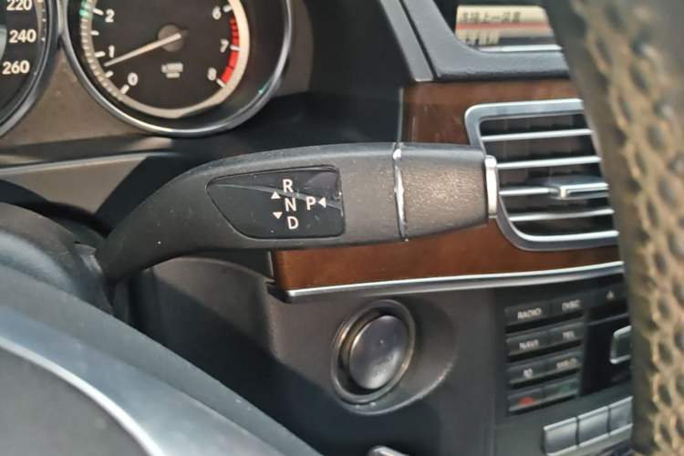 Used Mercedes-Benz E-Class 2015 E 200 L Gear Lever