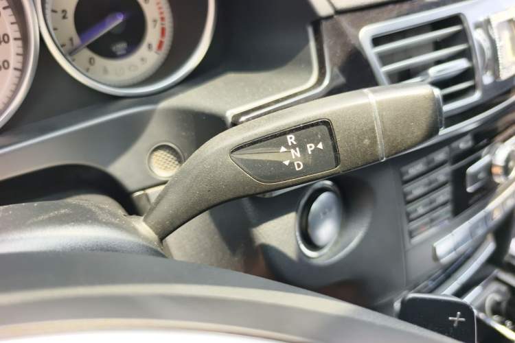Used Mercedes-Benz E-Class 2015 Revised E 260 L Sporty and Stylish Edition Gear Lever