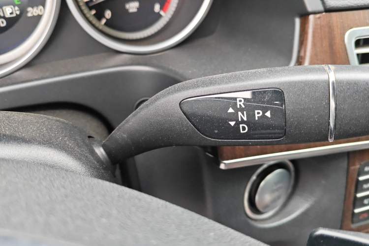 Used Mercedes-Benz E-Class 2015 Facelift E 200 L Gear Lever