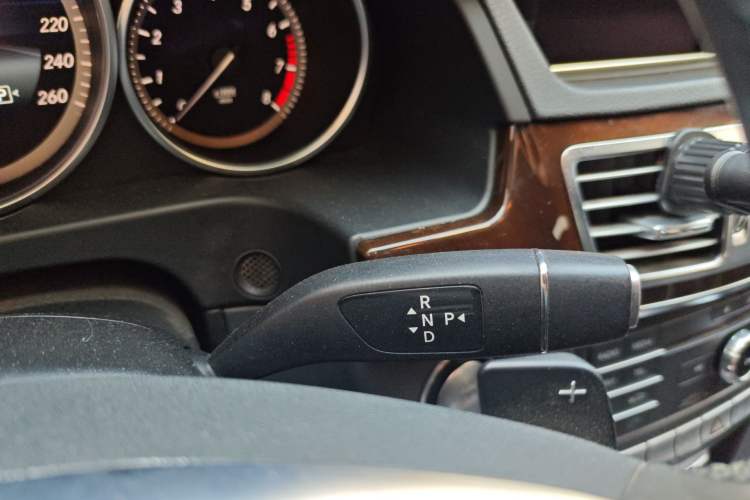 Used Mercedes-Benz E-Class 2015 E 200 L Gear Lever