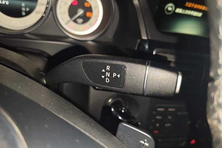 Used Mercedes-Benz E-Class 2015 Restyled E 260 L Sport Edition Gear Lever