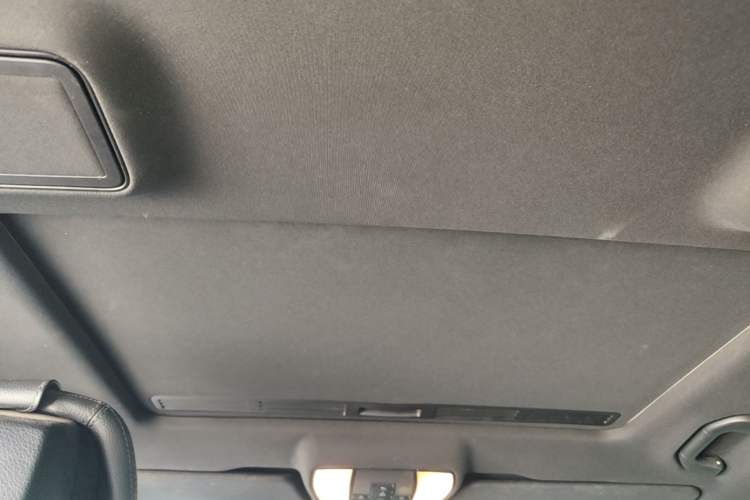Used Mercedes-Benz E-Class 2015 Restyled E 260 L Sport Edition Headliner