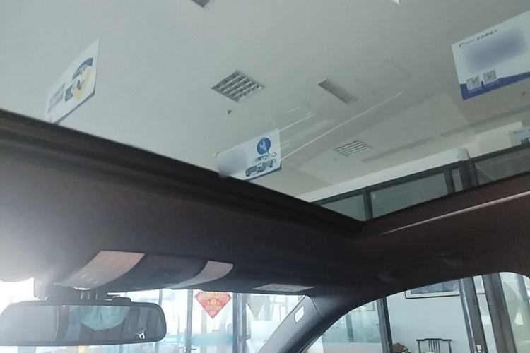 Used Mercedes-Benz E-Class 2015 Facelift E 200 L Sport Edition Headliner