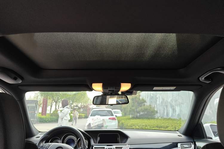 Used Mercedes-Benz E-Class 2015 Facelift E 200 L Sport Edition Headliner