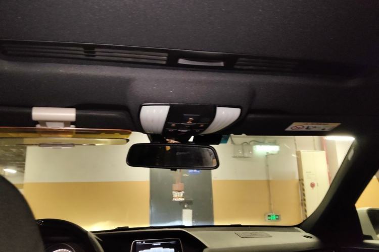 Used Mercedes-Benz E-Class 2015 E 200 L Sport Edition Headliner
