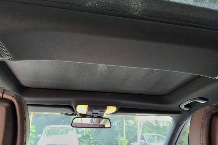 Used Mercedes-Benz E-Class 2015 E 320 L Sport 4MATIC Headliner