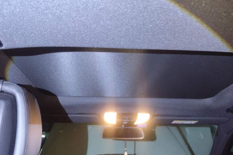 Used Mercedes-Benz E-Class 2015 E 260 L Sport Edition Headliner