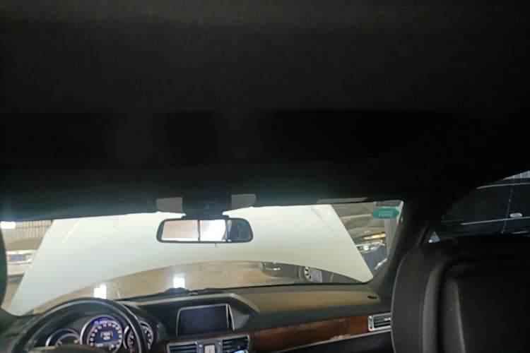Used Mercedes-Benz E-Class 2015 E 260 L Headliner